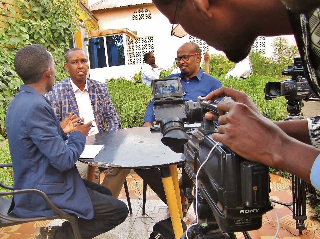Mohamed Moalimuu ja Wali Hashi Jubaland TV-n haastattelussa
