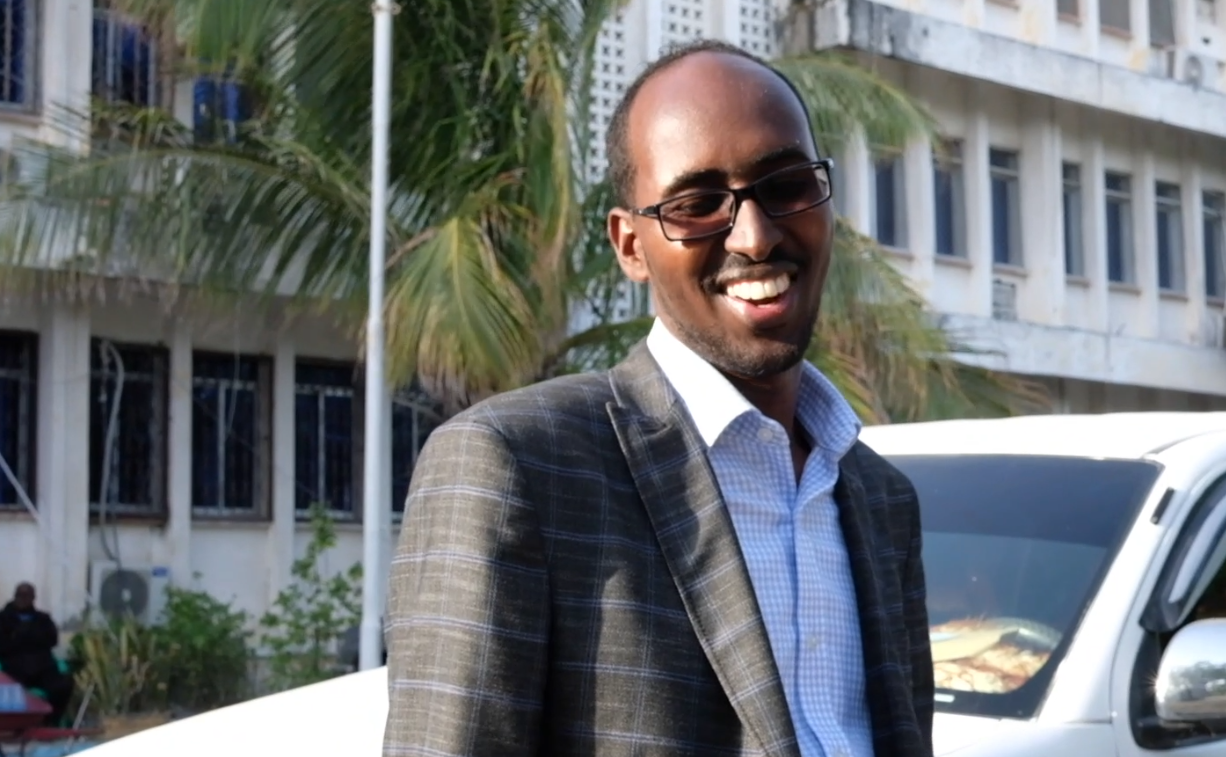 Somalian kansallistelevision johtaja Liban: Olen töissä kadulla banaaneja myyvällä naisella