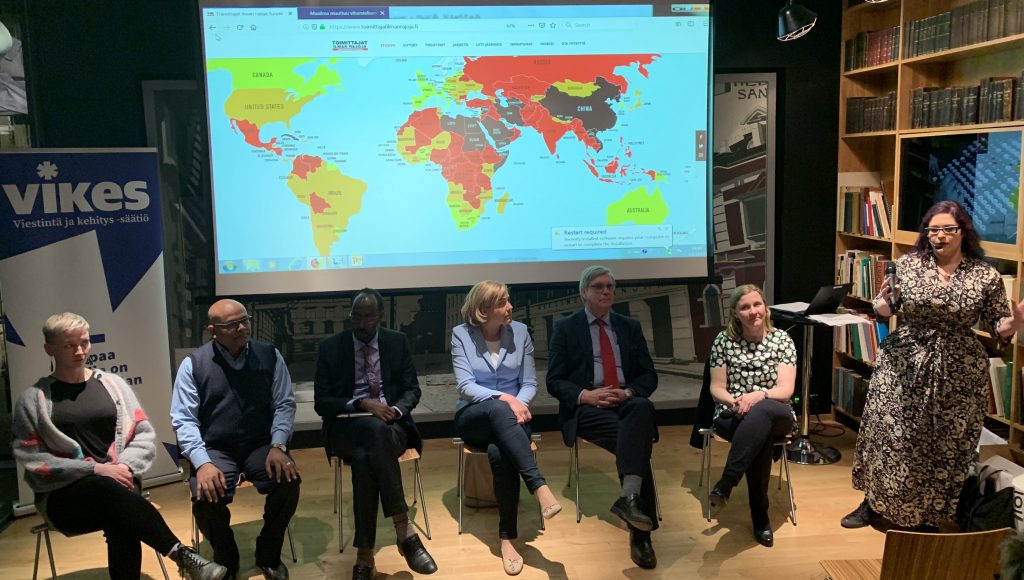 Anni Saastamoinen, Mojibur Doftori, Liban Abdi Ali, Henna Virkkunen, Jarmo Mäkelä, Auli Starck ja Maria Pettersson.