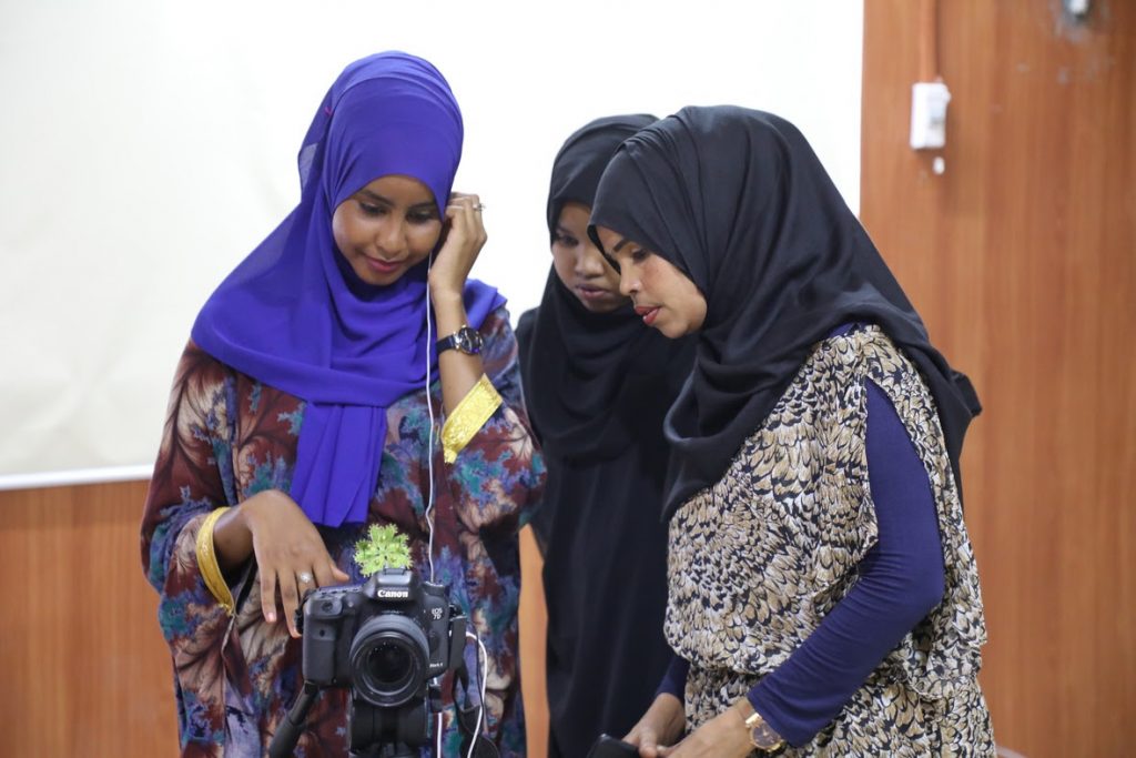 Naistoimittajien koulutus Somaliassa