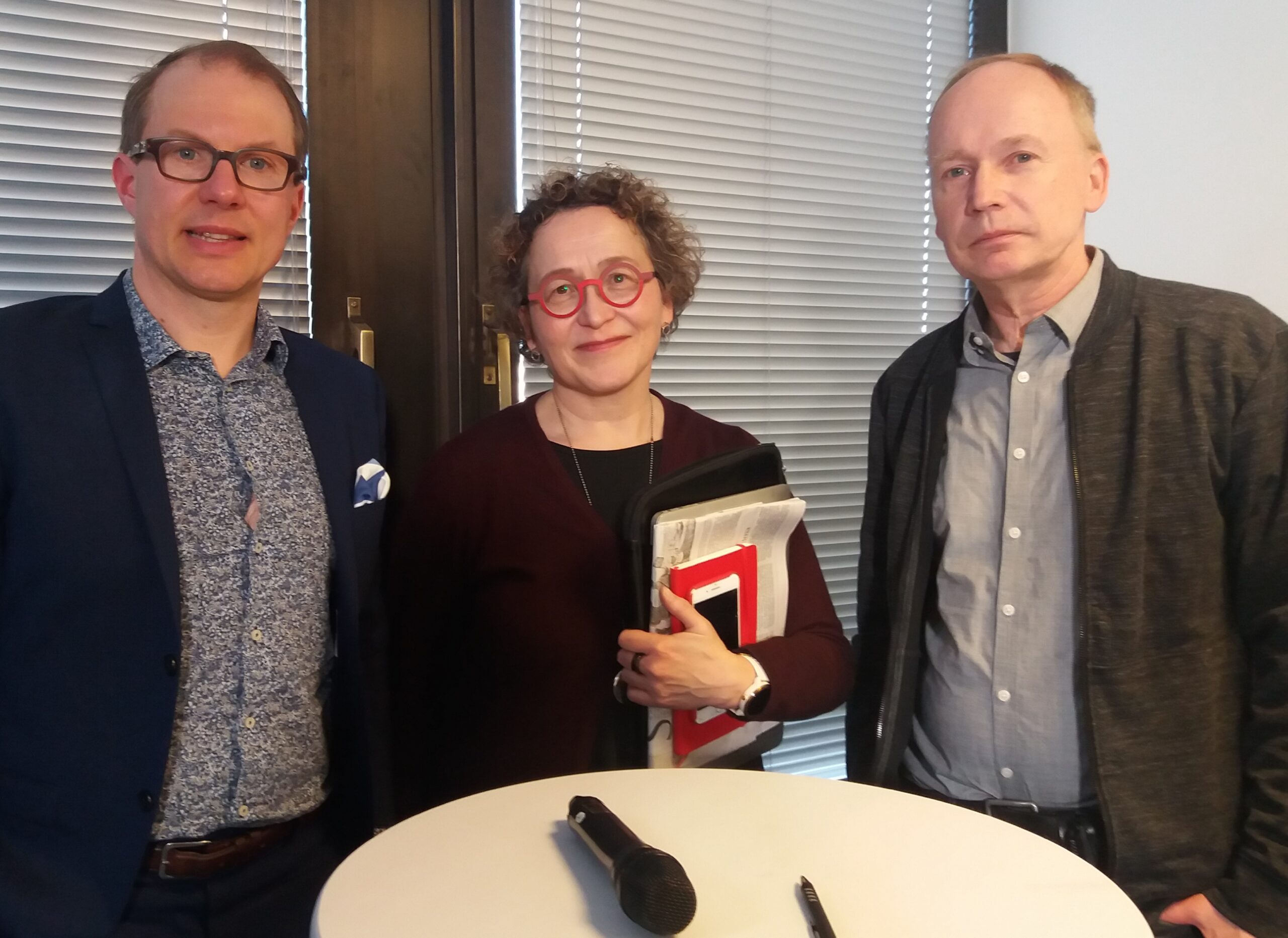 Suomi, Ruotsi, Nato ja sananvapaus -keskustelutilaisuuden puhujat Lauri Nurmi, Anu Koivunen ja Kalle Kniivilä.