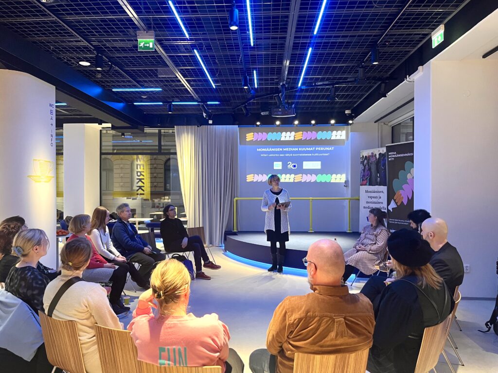 Moniäänisen median kuumat perunat keskustelutilaisuus dialogipiiri