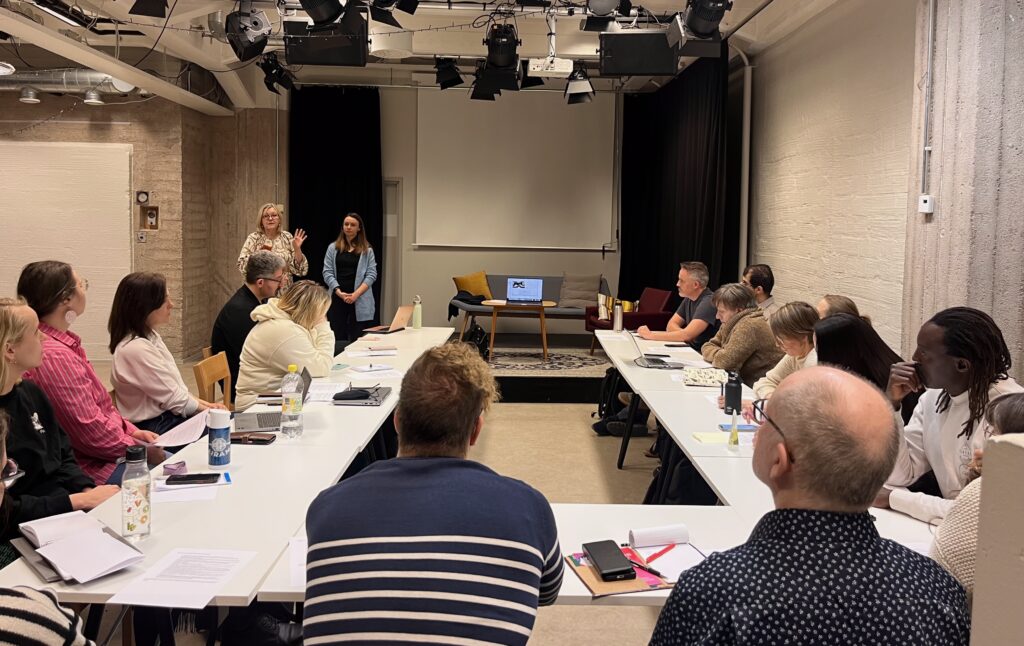 Praktinakantit ja mentorit ensimmäisessä tapaamisessa